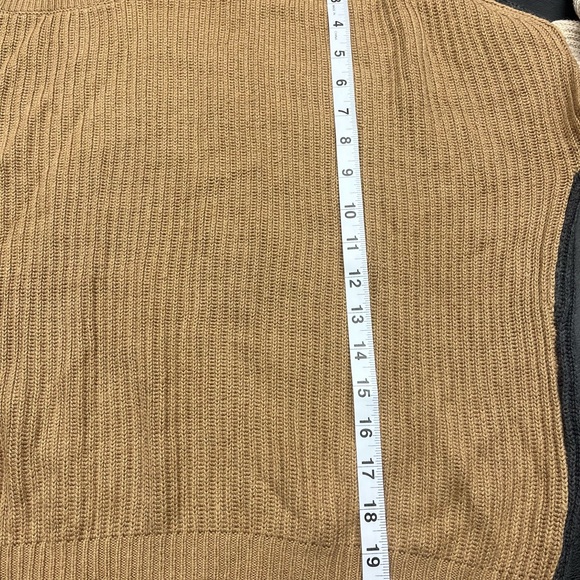 The limited color block sweater - Size: XL - like new - Picture 7 of 7